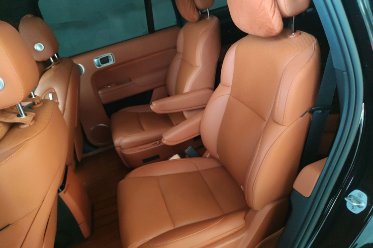 理想汽车 理想L9 2023款 Pro中控内饰7004