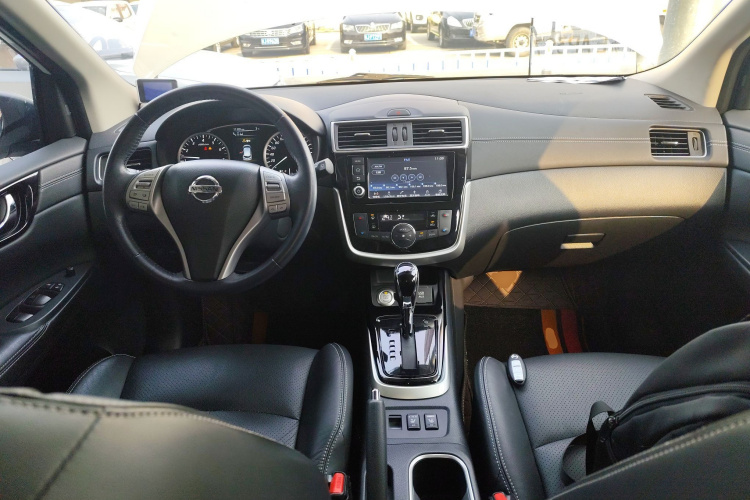 日产 骐达TIIDA 2016款 1.6L CVT智尊版中控内饰12