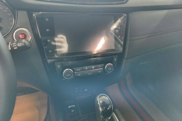 日产 奇骏 2023款 经典 2.0L 两驱智联臻享版局部细节16