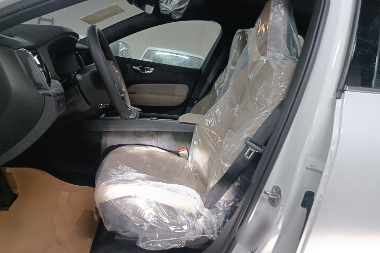 沃尔沃XC60 2026款 B5 四驱智逸豪华版中控内饰19