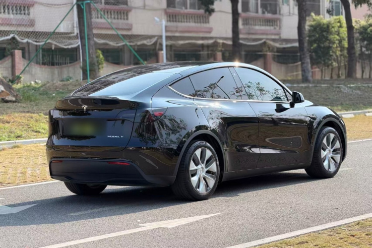 特斯拉 Model Y 2022款 改款 后轮驱动版车身外观6005