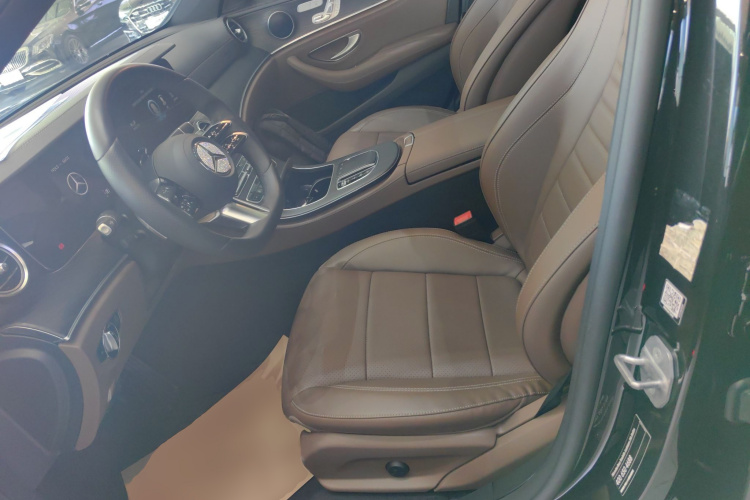 奔驰E级 2021款 E 300 L 运动时尚型中控内饰19