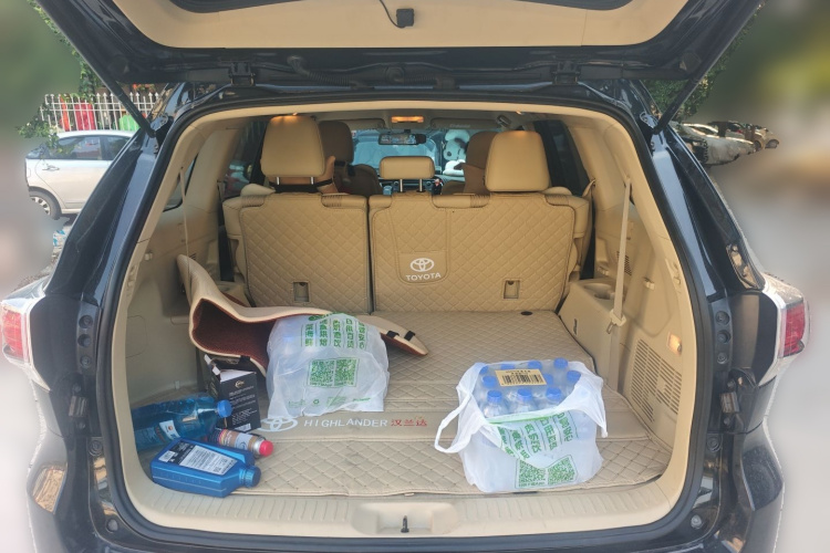 丰田 汉兰达 2017款 2.0T 四驱精英版 7座中控内饰23