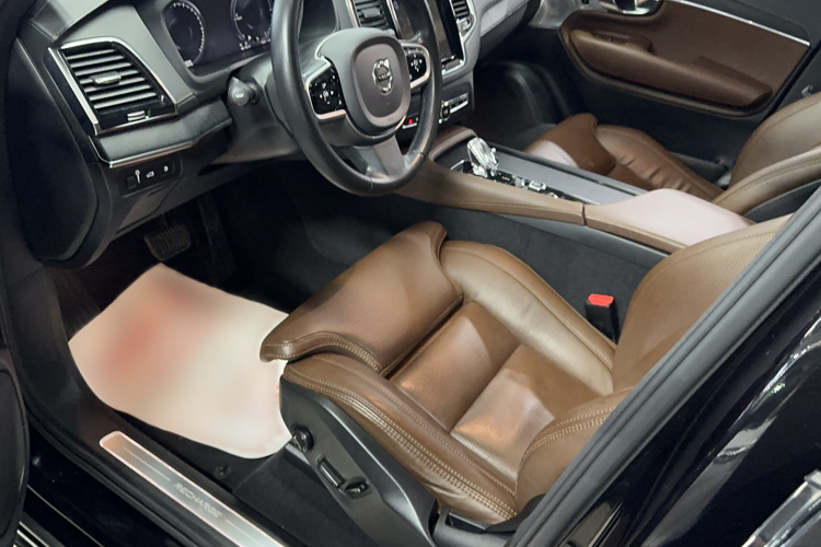 沃尔沃XC90新能源 2021款 E驱混动 T8 智尊豪华版 7座中控内饰7005