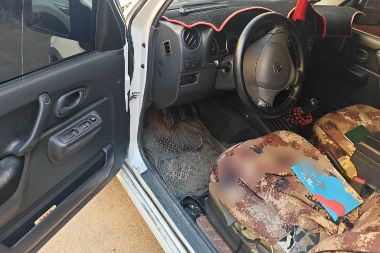 铃木 吉姆尼 2015款 1.3 MT JLX中控内饰20