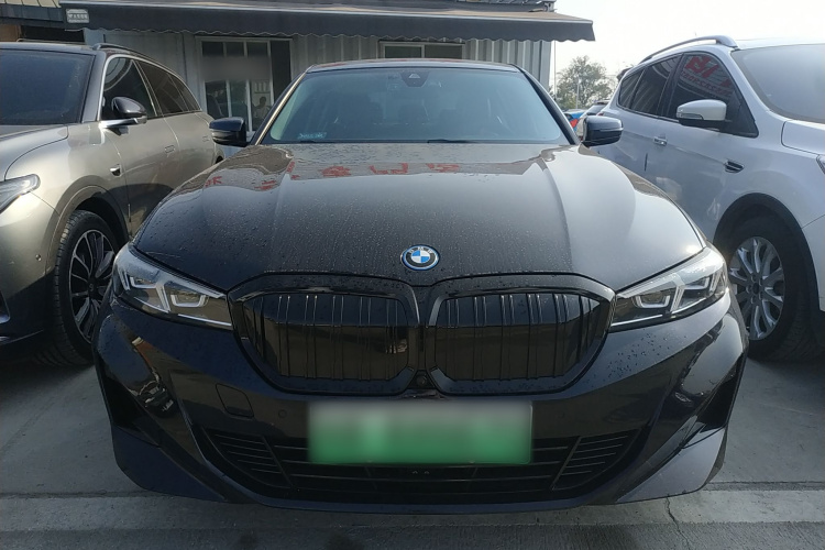 宝马i3 2022款 eDrive 35 L车身外观2