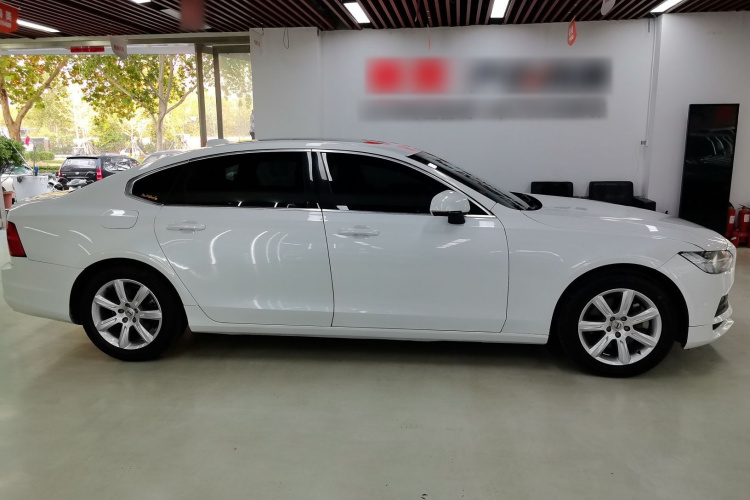 沃尔沃S90 2017款 T4 智逸版车身外观6002