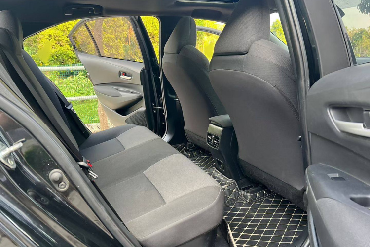 丰田 雷凌 2021款 双擎 1.8H E-CVT豪华版中控内饰7009