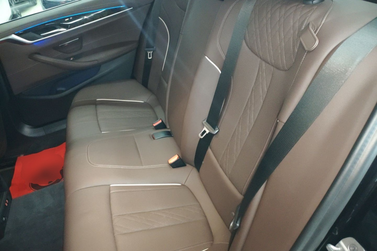 宝马5系 2021款 525Li 豪华套装中控内饰21