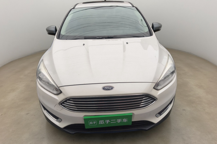 福特 福克斯 2017款 三厢 1.6L 手动风尚型智行版车身外观2