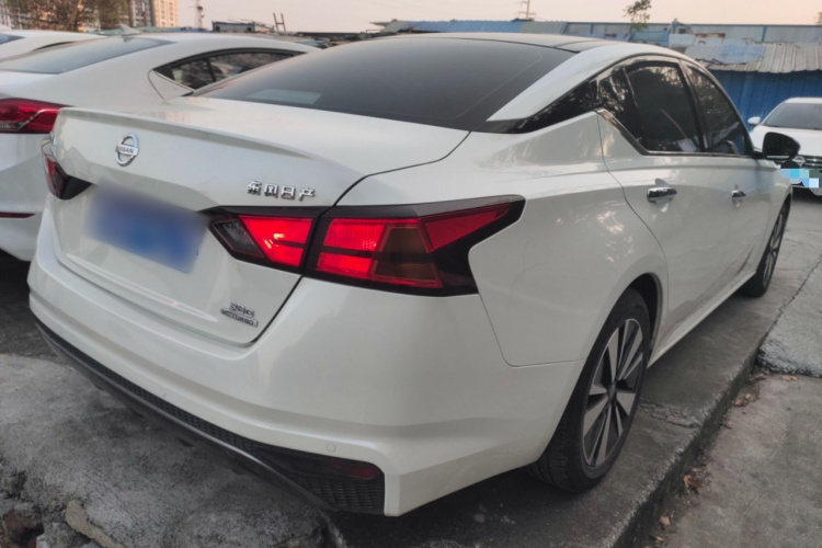 日产 天籁 2021款 2.0T XL 智进版车身外观7