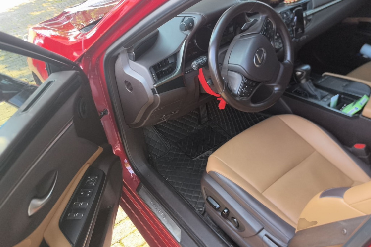 雷克萨斯ES 2020款 200 卓越版中控内饰20