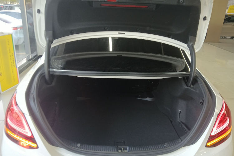 奔驰C级 2021款 C 260 L 运动星耀臻藏版机舱底盘23