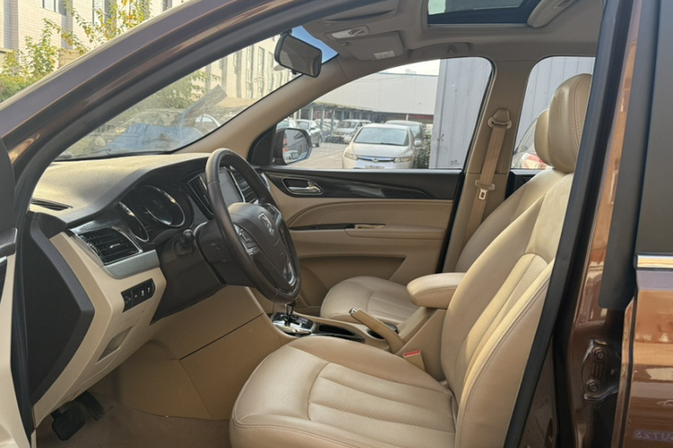 宝骏730 2016款 1.8L iAMT豪华型 7座中控内饰7005