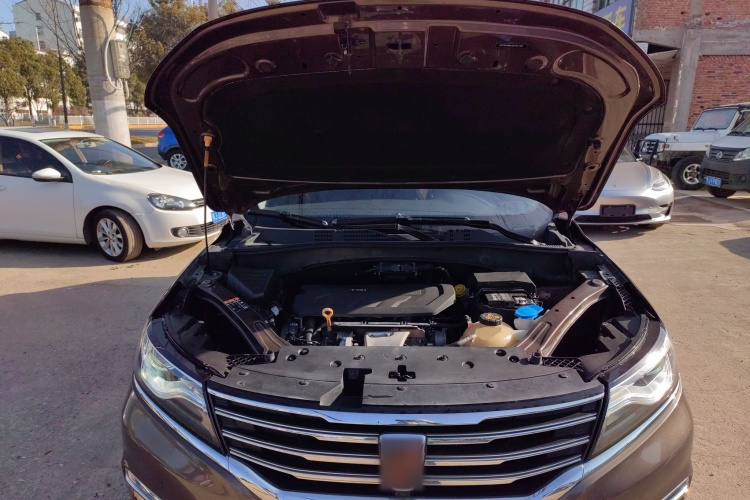 荣威RX5 2016款 30T 两驱自动互联网智享版机舱底盘24