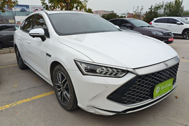 比亚迪 秦PLUS 2021款 DM-i 55KM 旗舰型车身外观3