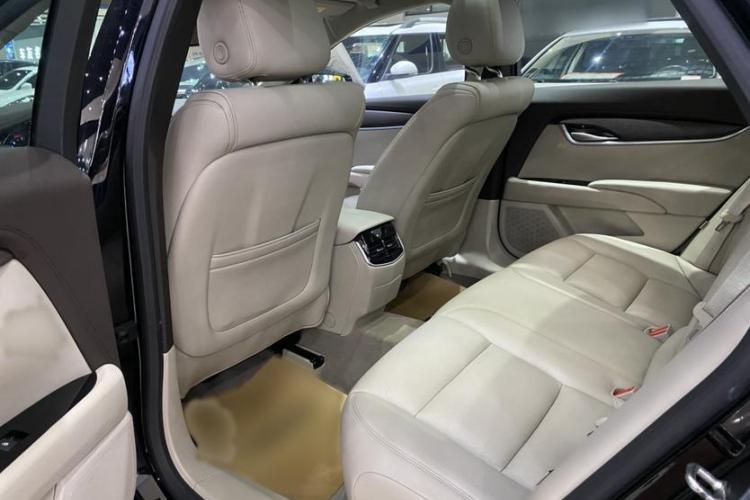 凯迪拉克XTS 2016款 28T 技术型中控内饰7006