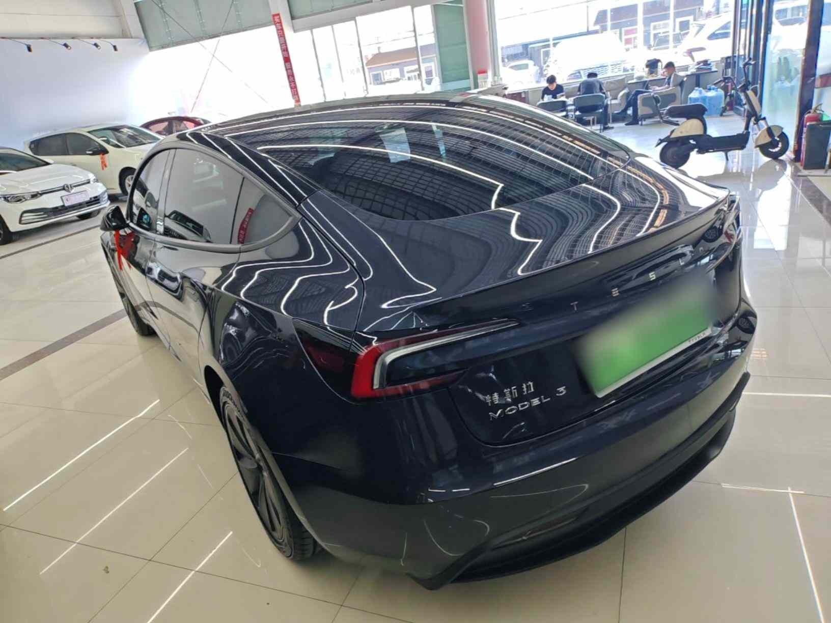 特斯拉 Model 3 2025款 后轮驱动版(3)