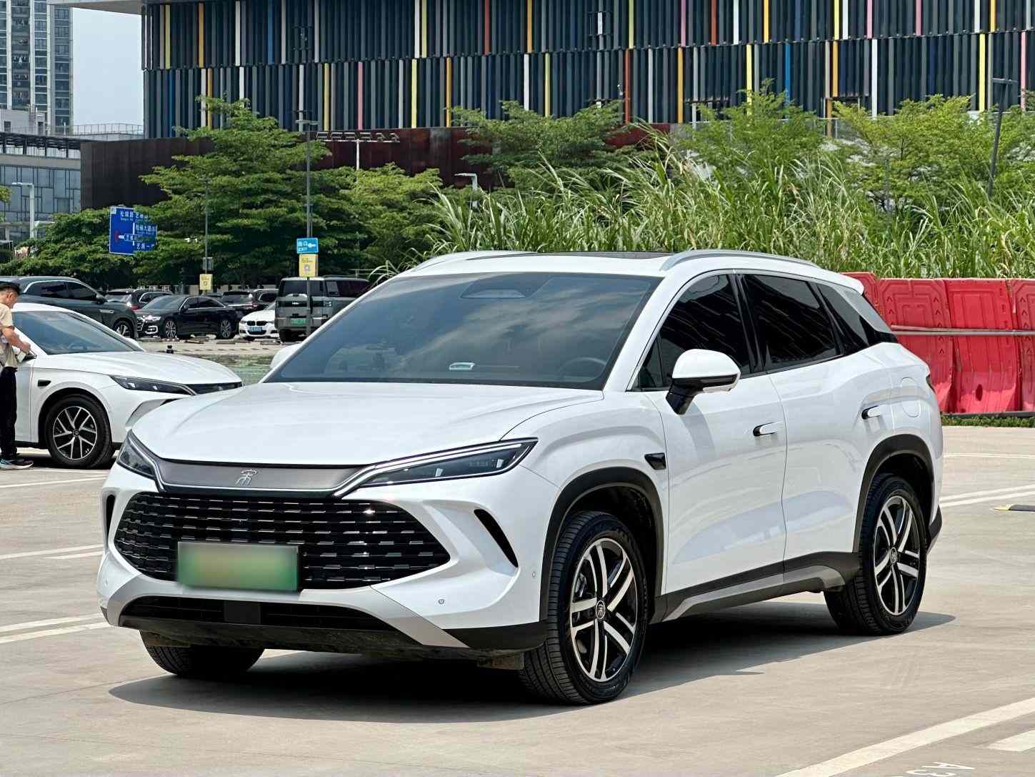 比亚迪 宋L DM-i 2025款 智驾版 112km 领先型(1)