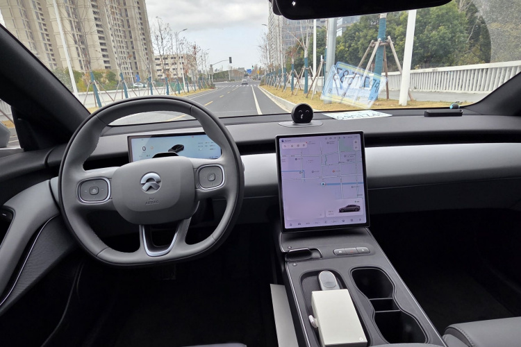 蔚来ET5 2024款 75kWh中控内饰7005