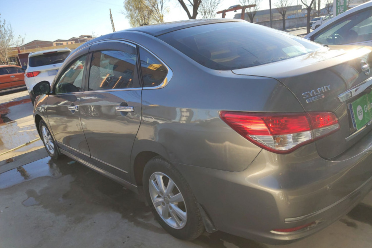 日产 轩逸 2018款 经典 1.6XE+ CVT领先版车身外观4