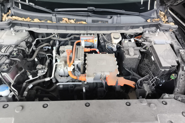 红旗E-QM5 2023款 改款 基础出行版机舱底盘24