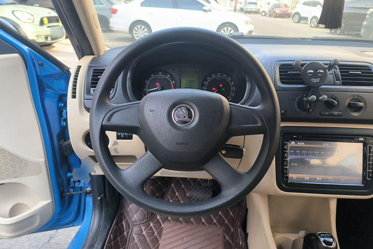 斯柯达 晶锐 2014款 1.4L 自动晶致版中控内饰13