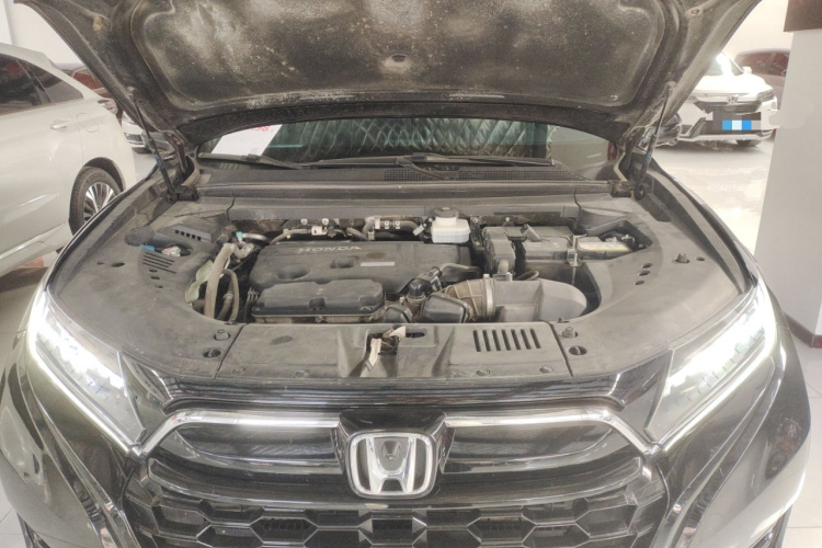 本田UR-V 2020款 370TURBO 四驱尊享版机舱底盘24