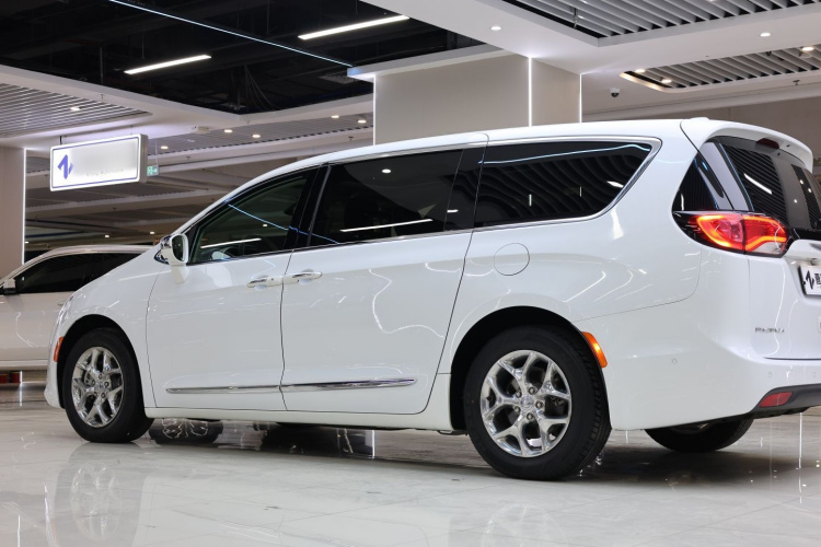 克莱斯勒 大捷龙(进口) 2017款 3.6L 尊享版车身外观6009