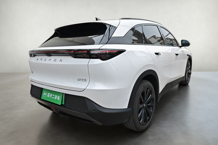 ARCFOX极狐 极狐 阿尔法T5(ARCFOX αT5) 2025款 630 神行版车身外观7