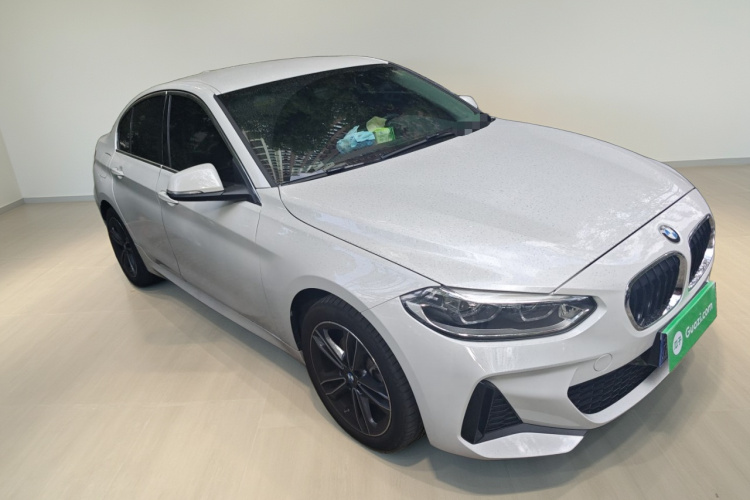 宝马1系 2022款 120i M运动版车身外观3