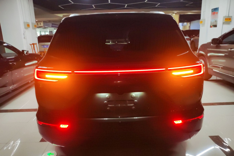 鸿蒙智行 问界M7 2024款 1.5T 后驱Plus版 6座车身外观6