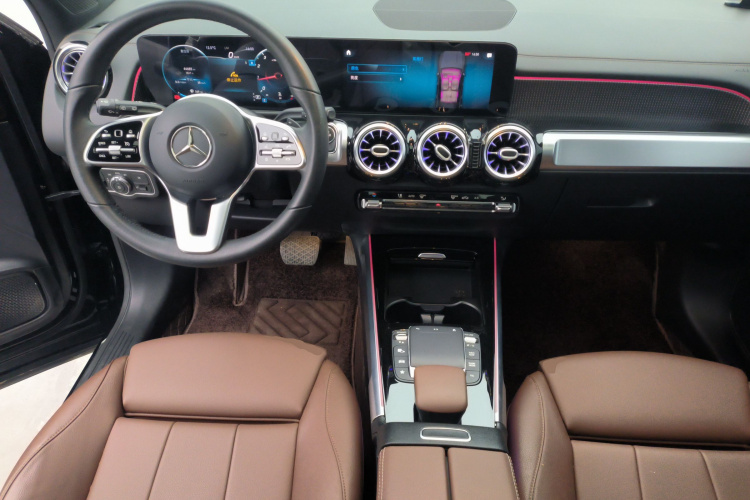 奔驰GLB 2021款 GLB 200 动感型中控内饰7002