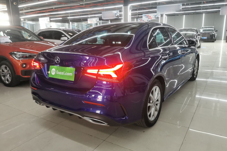 奔驰A级 2020款 改款 A 200 L 运动轿车动感型车身外观7