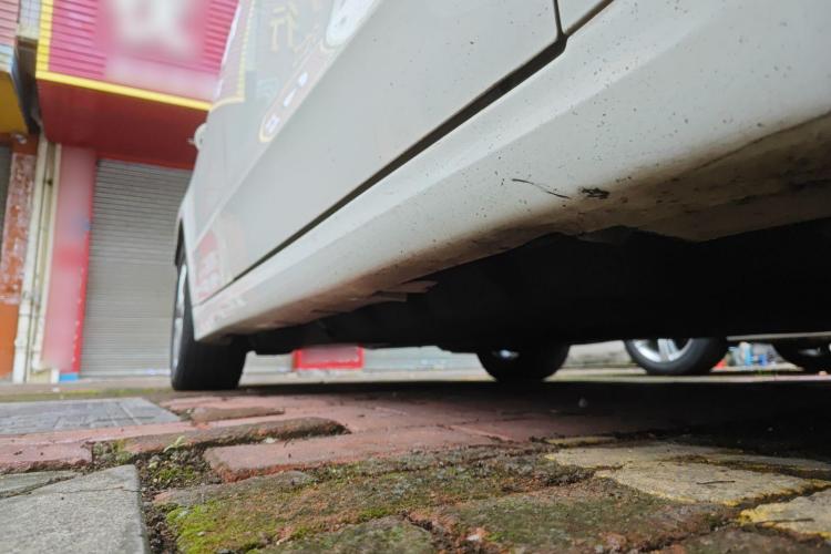 福特 蒙迪欧 2013款 1.5L GTDi180时尚型机舱底盘29