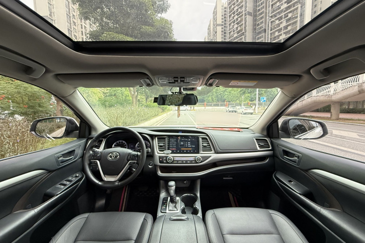 丰田 汉兰达 2017款 2.0T 两驱豪华版 7座中控内饰7010