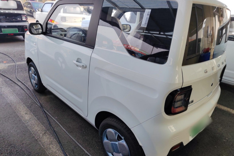 吉利银河 2024款 熊猫mini 200km 耐力熊车身外观4