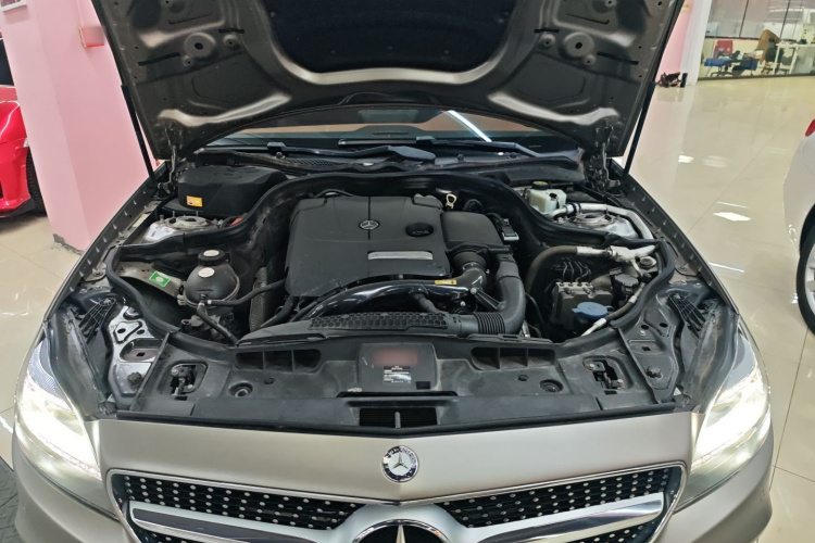 奔驰CLS 2016款 CLS 260 猎装版机舱底盘24