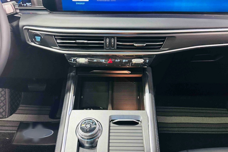 福特 探险者 2025款 2.3T EcoBoost 四驱穿越版 5座中控内饰7003
