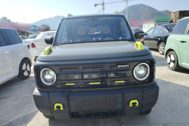 吉利银河 2025款 210km 熊猫骑士车身外观2