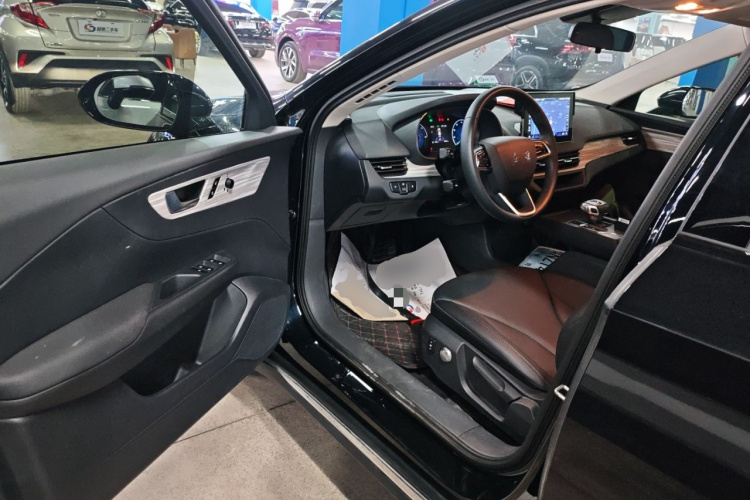 红旗E-QM5 2024款 500km 出行版中控内饰20