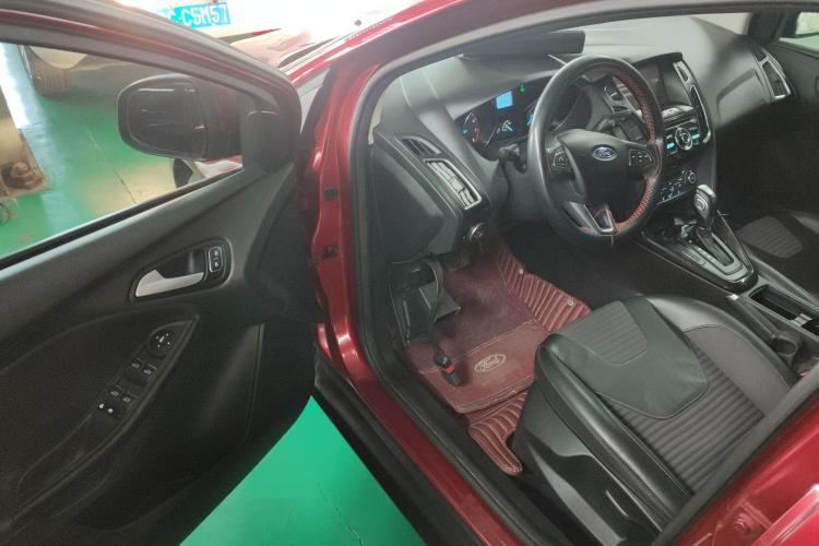 福特 福克斯 2017款 两厢 1.6L 自动风尚型智行版中控内饰20