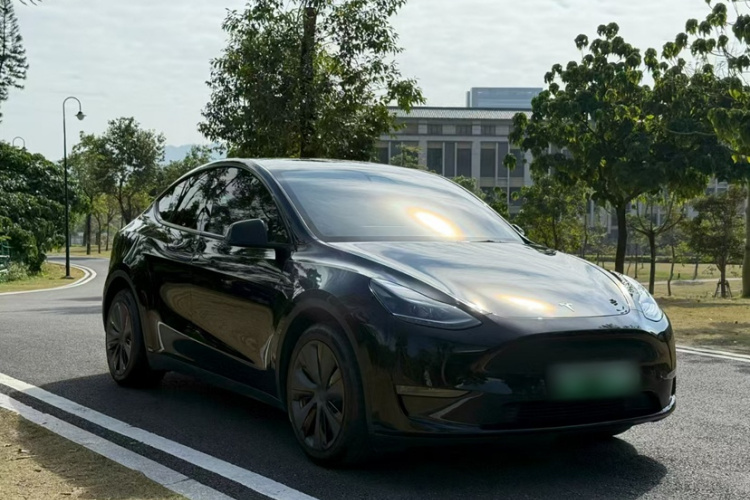 特斯拉 Model Y 2023款 长续航全轮驱动版车身外观6002