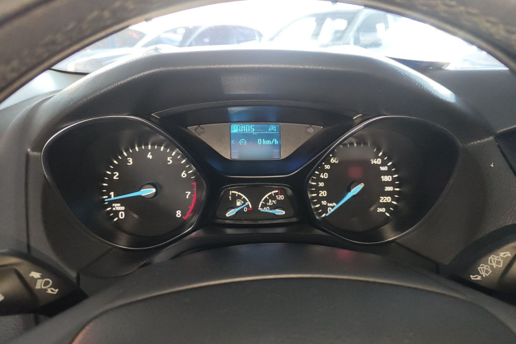 福特 福克斯 2020款 两厢经典 1.5L 自动风尚型局部细节14