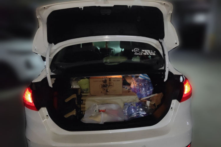 福特 福克斯 2017款 三厢 EcoBoost 125 自动超能风尚型智行版中控内饰23