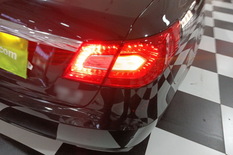 红旗H7 2015款 2.0T 豪华型车身外观9