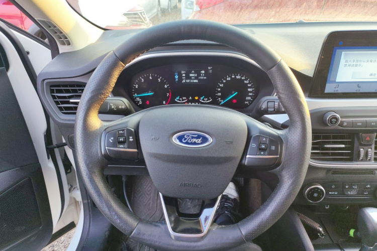 福特 福克斯 2020款 三厢 1.5L 自动锋跃型中控内饰13
