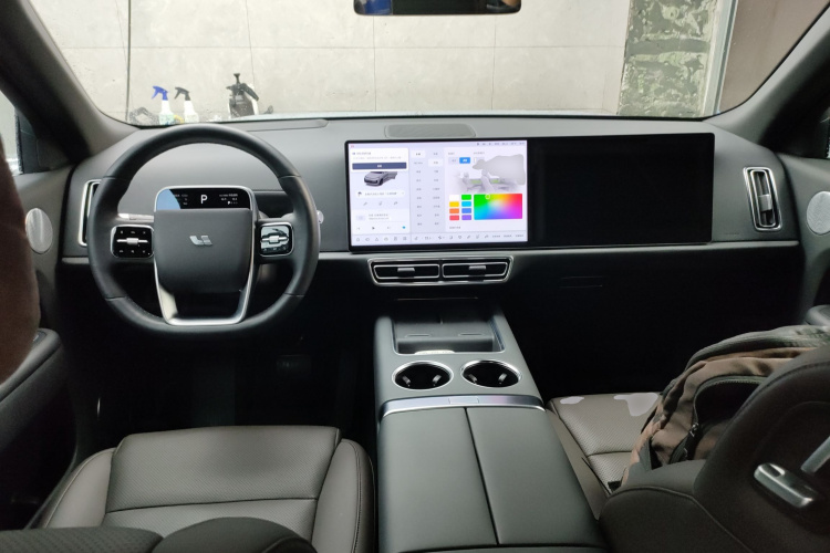 理想汽车 理想L9 2022款 Max中控内饰7002