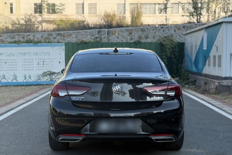 别克 君威 2023款 552T 智享型车身外观6004