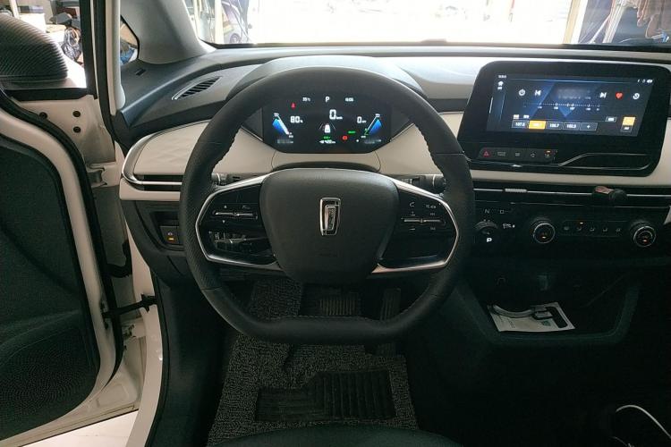 奔腾NAT 2023款 PRO 悦享出行版 419km局部细节13